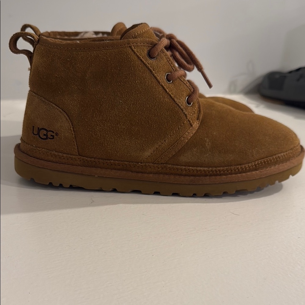 Ugg Neumel - image 1